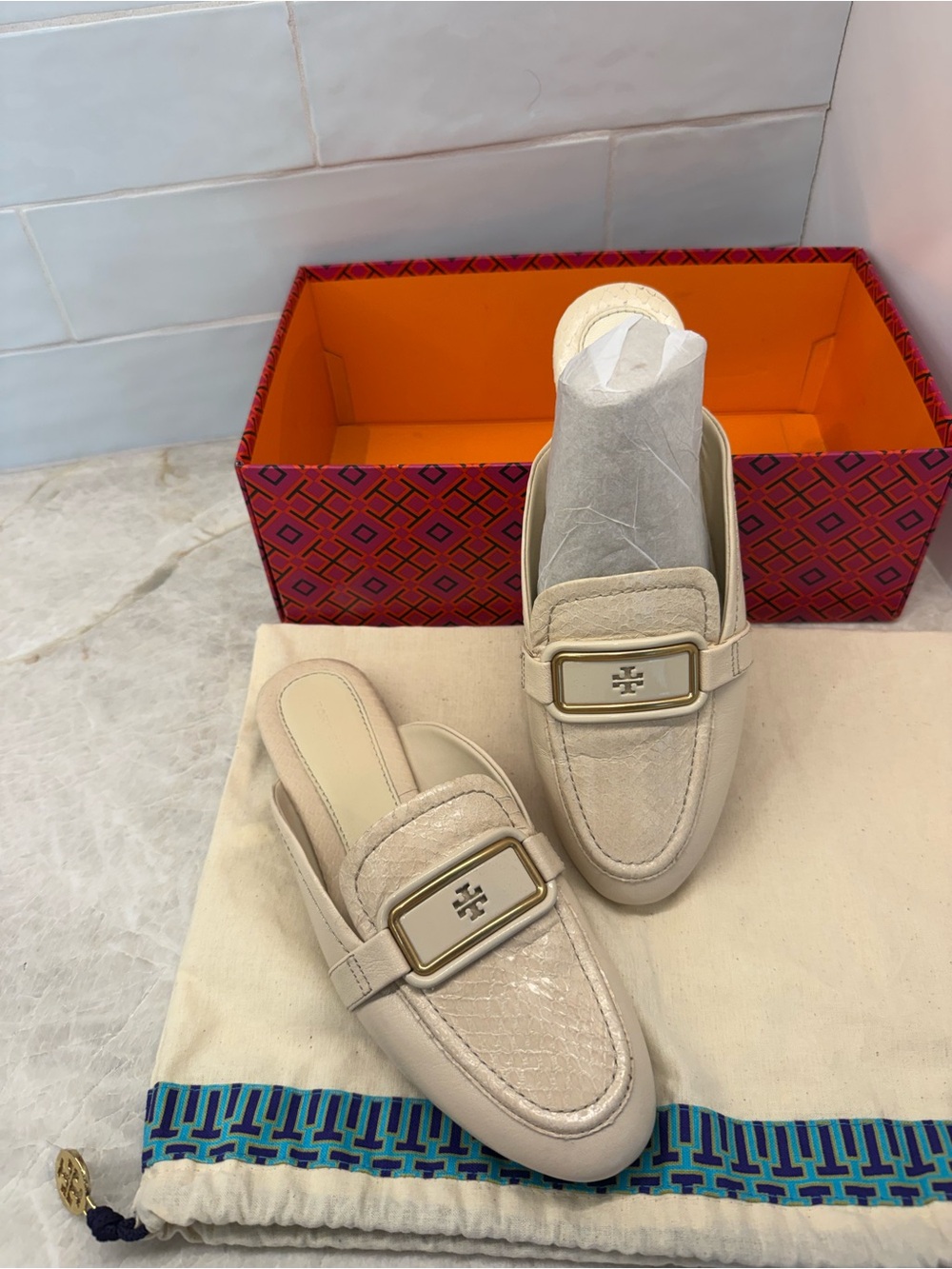 Tory Burch Pebbled Leather & Ivory Mule with Gold Buckle - Picture 5 of 8